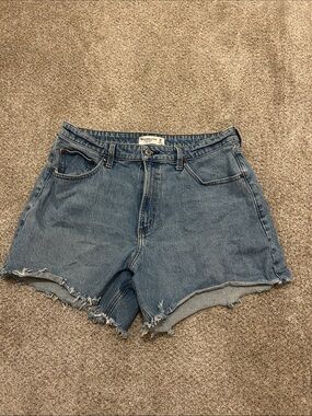 Abercrombie Curve Love High Rise Dad Short